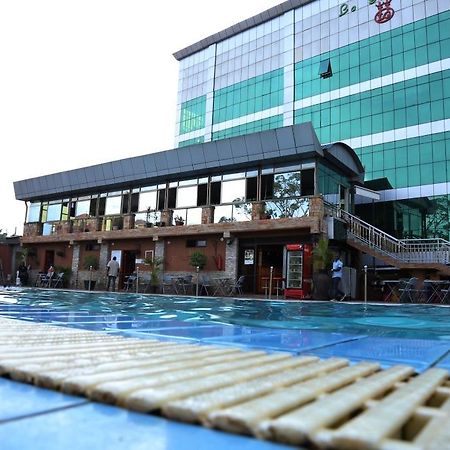 La Grande Hotel Kampala Esterno foto