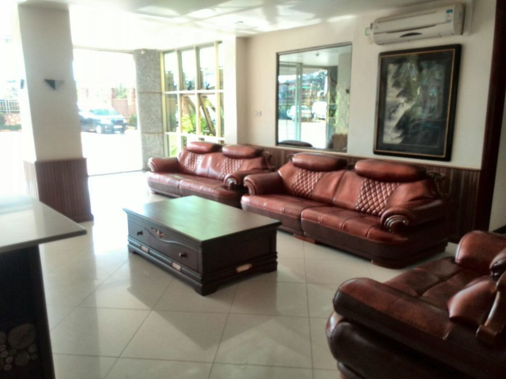 La Grande Hotel Kampala Esterno foto