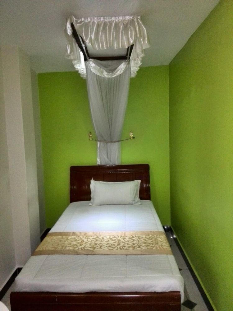 La Grande Hotel Kampala Esterno foto