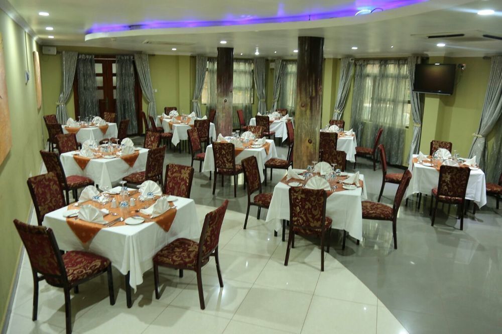 La Grande Hotel Kampala Esterno foto