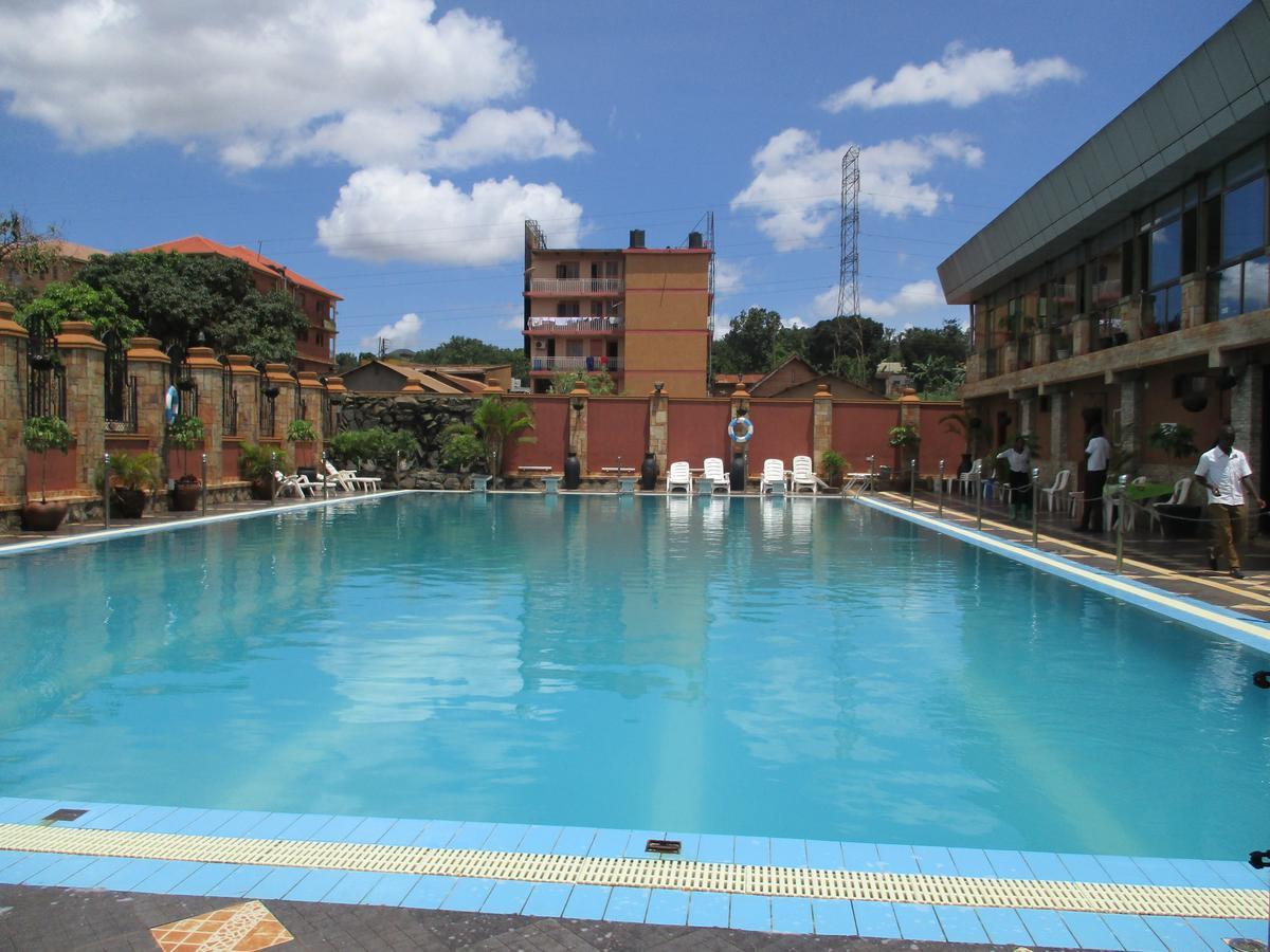 La Grande Hotel Kampala Esterno foto