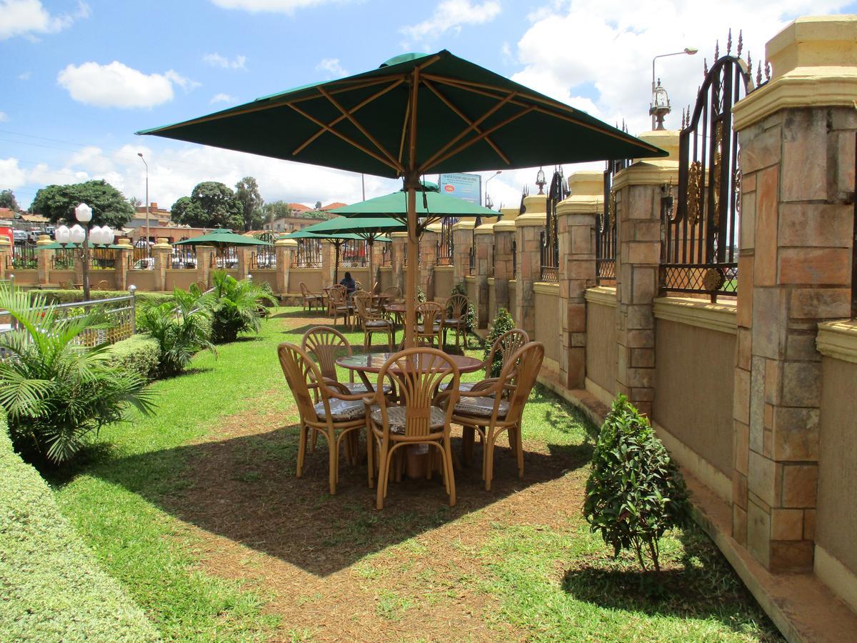 La Grande Hotel Kampala Esterno foto