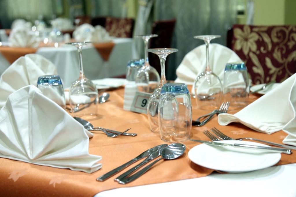 La Grande Hotel Kampala Esterno foto