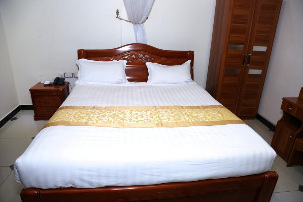 La Grande Hotel Kampala Esterno foto